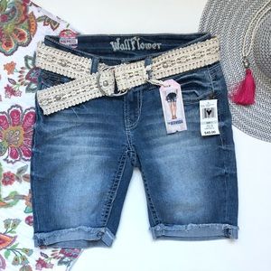 NWT Wallflower Bermuda Shorts SZ 1 Luscious Curvy